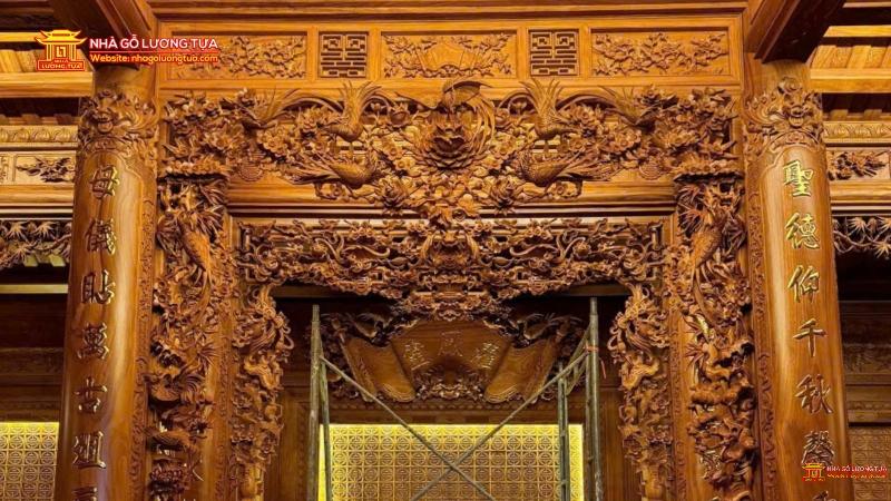 Bàn Thờ Gia Tiên Trong Nhà Gỗ