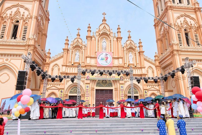 Lễ Khánh Thành Nhà Thờ Giáo Xứ Quỹ Nhất- Giáo Phận Bùi Chu